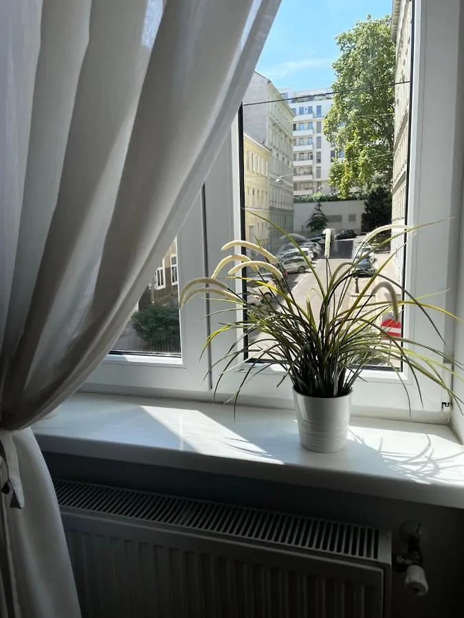 Cozy City Apartment Near City Center Viena 0*,  Austria
